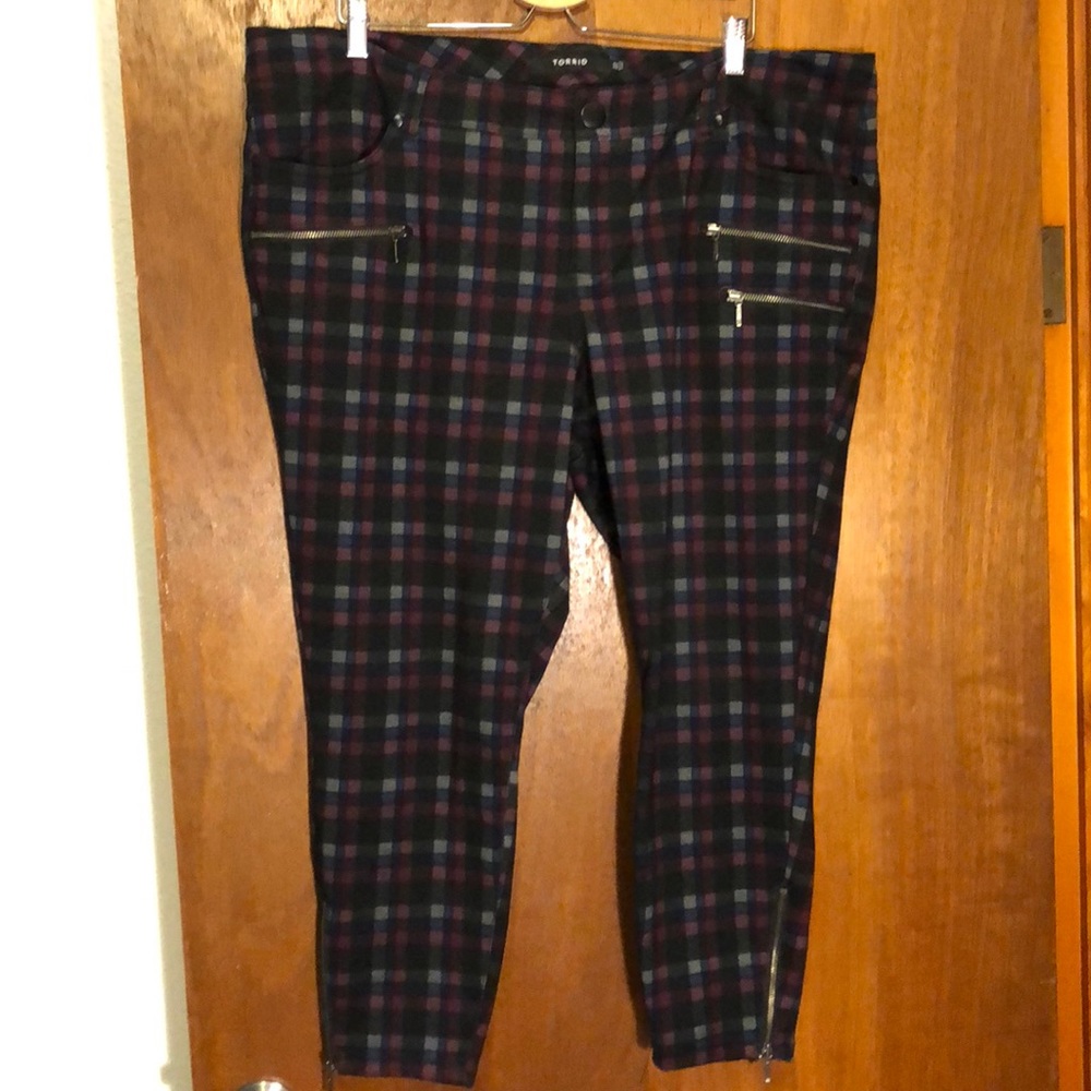 Torrid plaid dress pants size 22. Red/blue/blk/gry